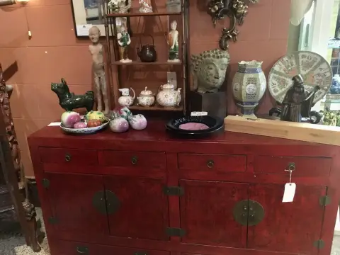 Photo from The Asian Arts & Antiques Estate Collection