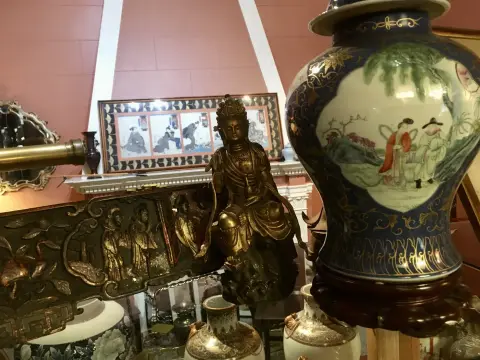 Photo from The Asian Arts & Antiques Estate Collection