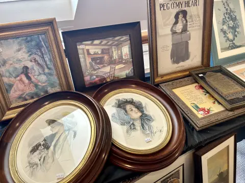 Photo from The Oakwood Gardens Estate Sale
