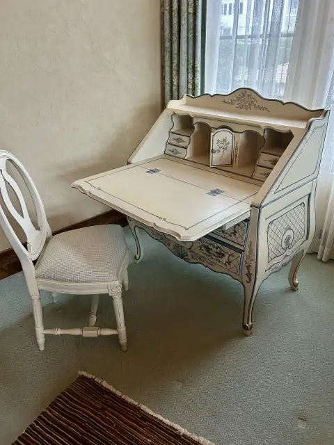 Photo from The "Happy Ours" Riverwood Manor Estate Sale