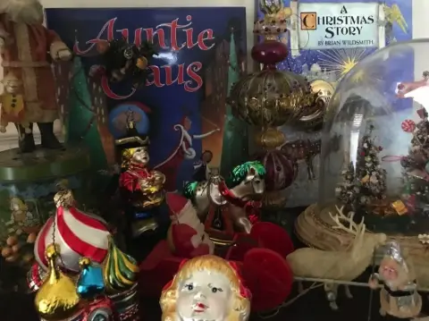 Photo from The Holiday Sale of Ms. Gwyneth Gamble Booth