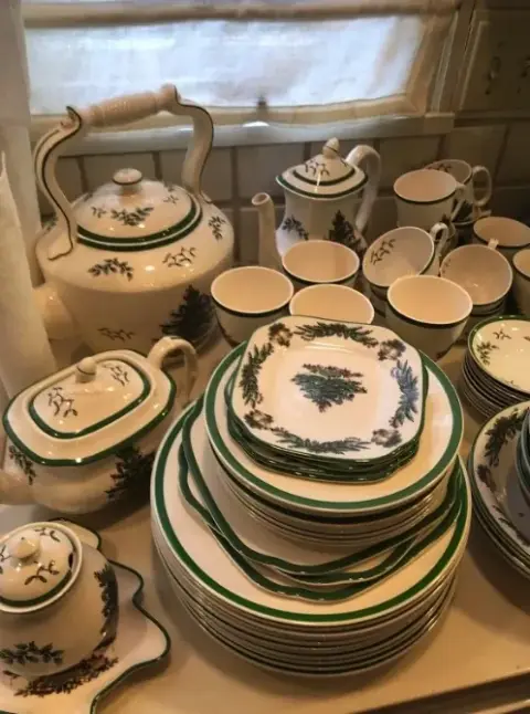 Photo from The Holiday Sale of Ms. Gwyneth Gamble Booth
