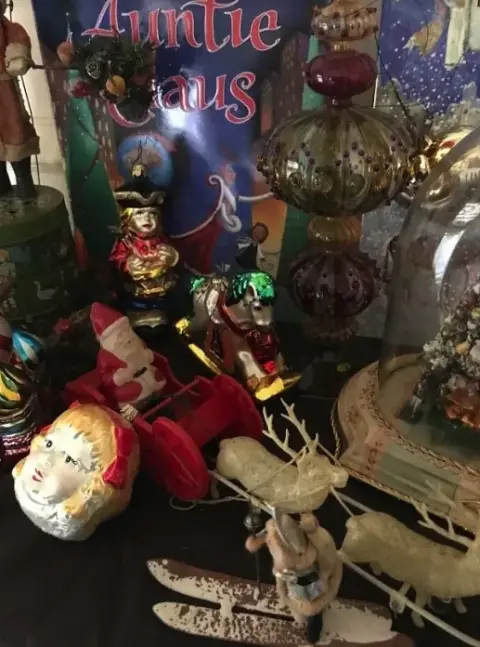 Photo from The Holiday Sale of Ms. Gwyneth Gamble Booth